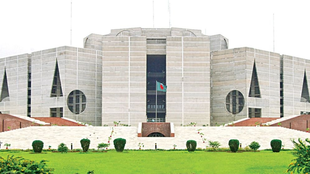 সংসদ এলাকায় ঘোলা পানি, ‘পেট খারাপ হয়েছিল’ চিফ হুইপের