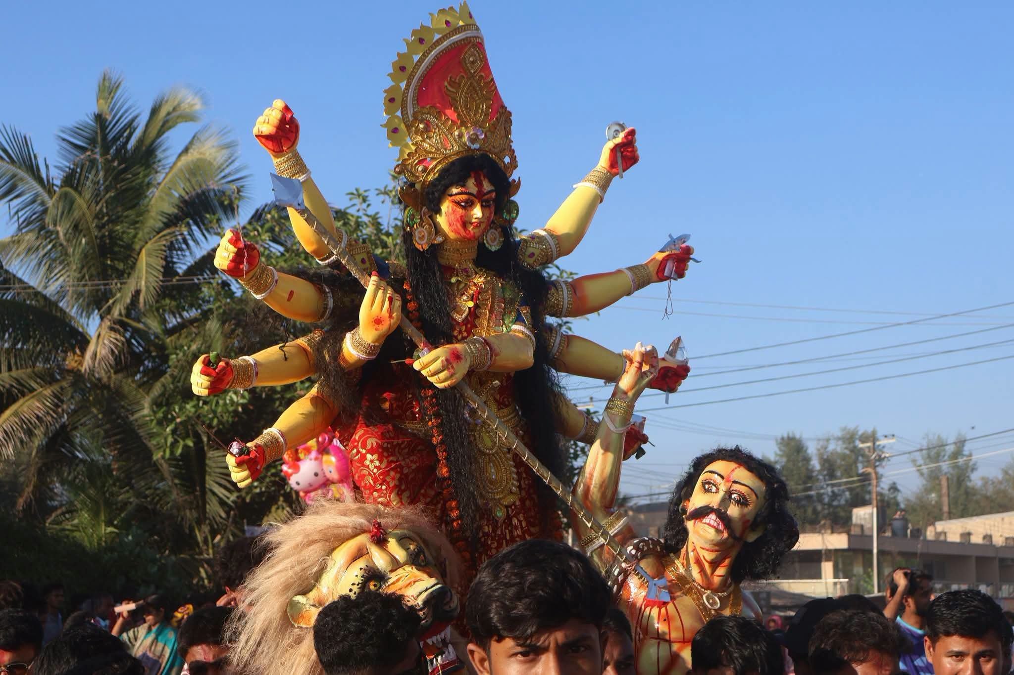 প্রতিমা বিসর্জনে শেষ হলো শারদীয় দুর্গাপূজা, সম্প্রীতি ও নিরাপত্তায় প্রশংসিত জেলার সার্বিক আয়োজন